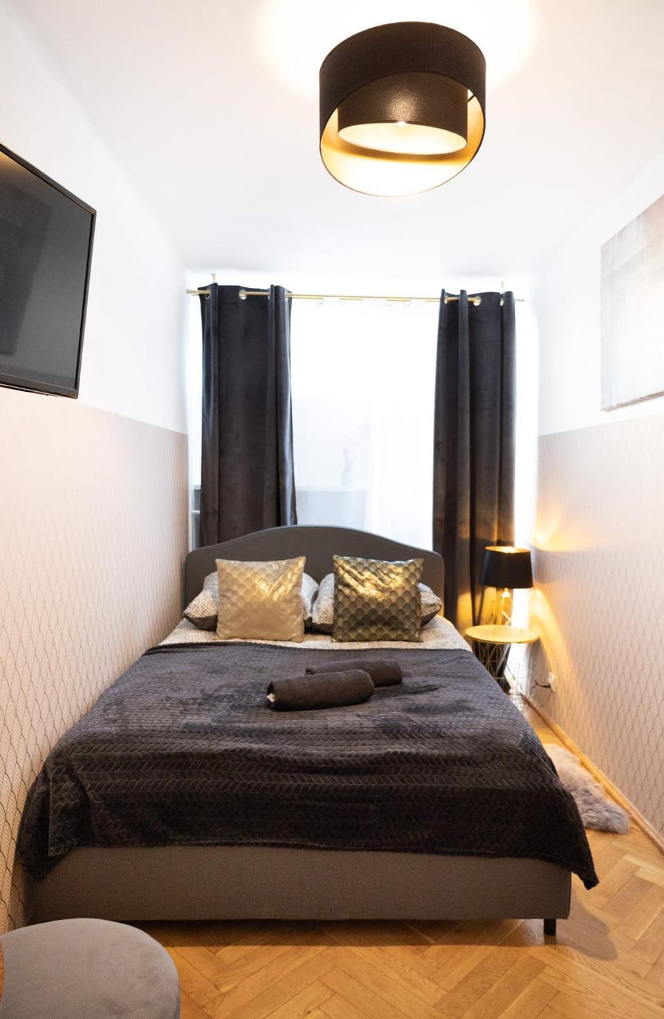 Bed, Photo of the whole room, Bedroom