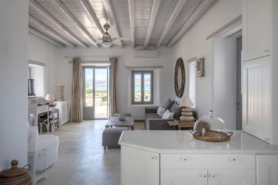 Sunray Pounta Paros Beachfront Villa near Kitesurf House in Paros, Greece