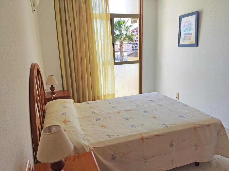 Spring, Bed, Activities, Winter, Summer, Garden, Balcony/Terrace, Photo of the whole room, Beach, Hiking, Animals, Animals, Animals, Bedroom, Autumn, Pets, Pets, Pets, Swimming pool, Sports, Entertainment, children, children, children, young children, young children, young children, older children, older children, older children, group of guests, group of guests, group of guests, Family, Family, Family, Parking, microwave, oven, pet friendly, pet friendly, washing machine, elevator