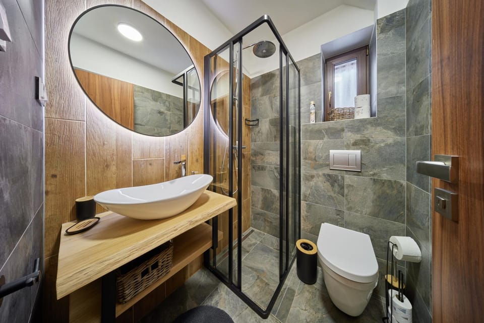 Shower, Toilet, Bathroom