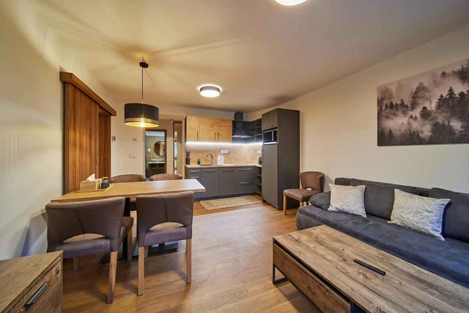 Kitchen or kitchenette, Photo of the whole room, Seating area, Dining area, minibar