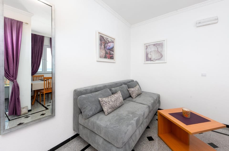 Apartment Tomić 3 Makarska Apartment in Makarska