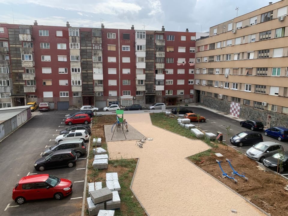 Day, Neighbourhood, Children play ground, City view, Street view, Parking