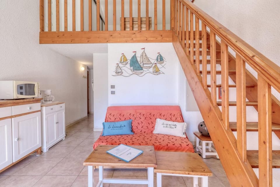Direct access to the beach residence with swimming pool Apartment in Le Lavandou