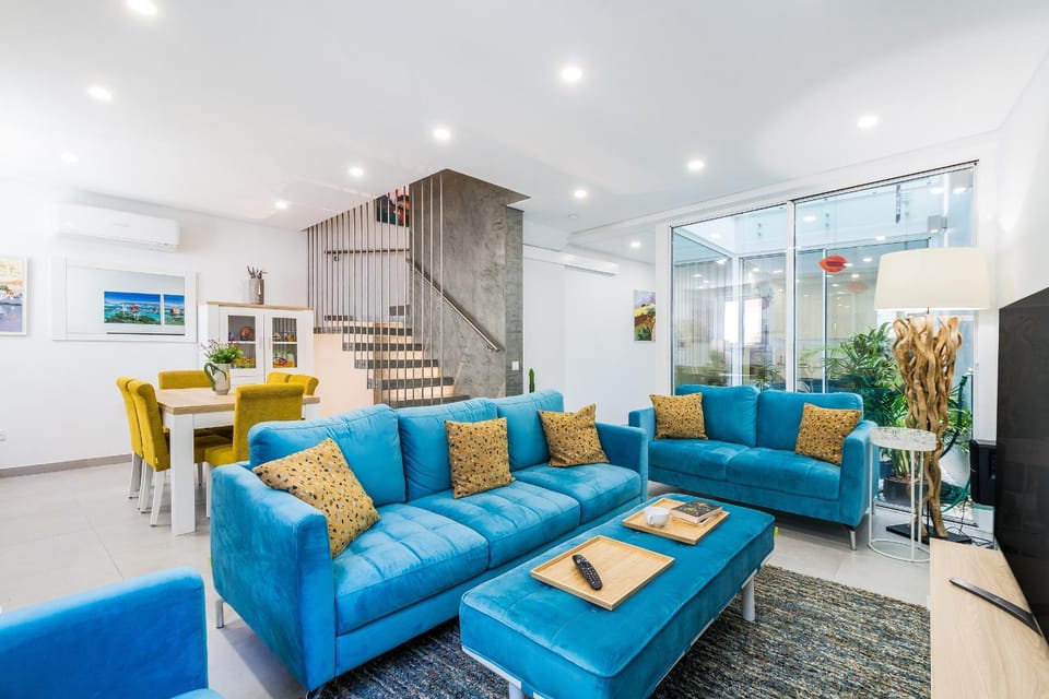 Communal lounge/ TV room, Living room