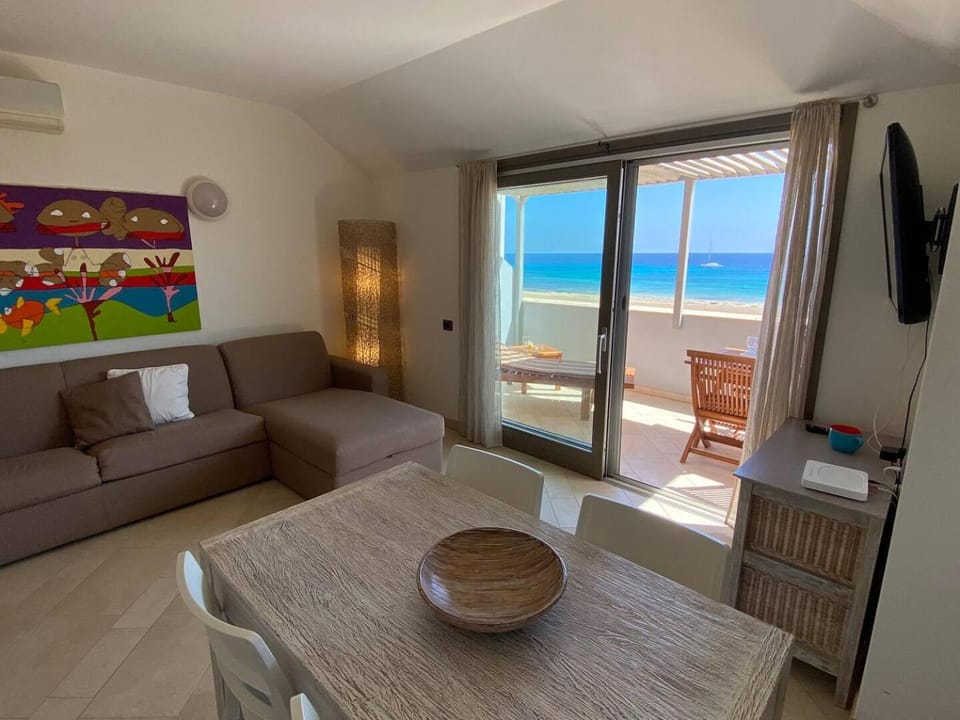Corallo Beach Front Apartments - By Bobbywashere Apartment in Santa Maria