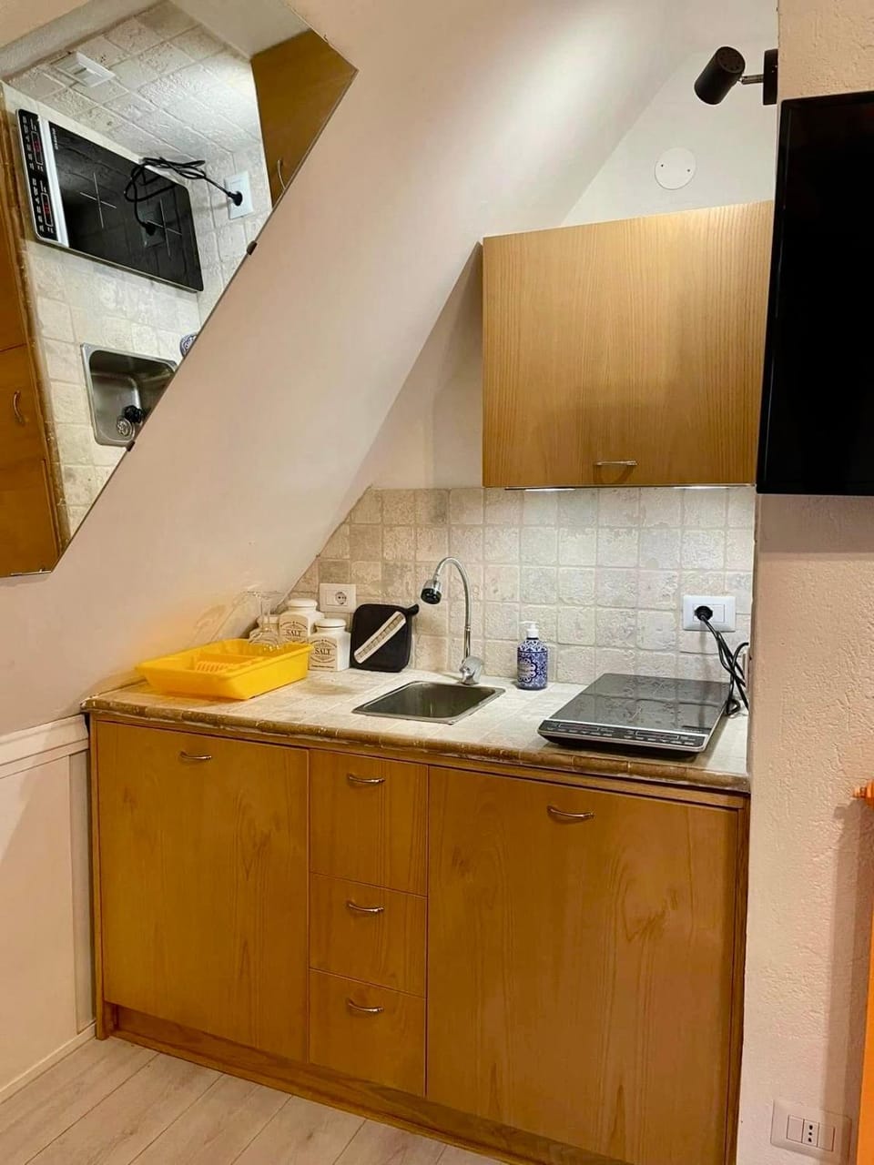 Kitchen or kitchenette, stove