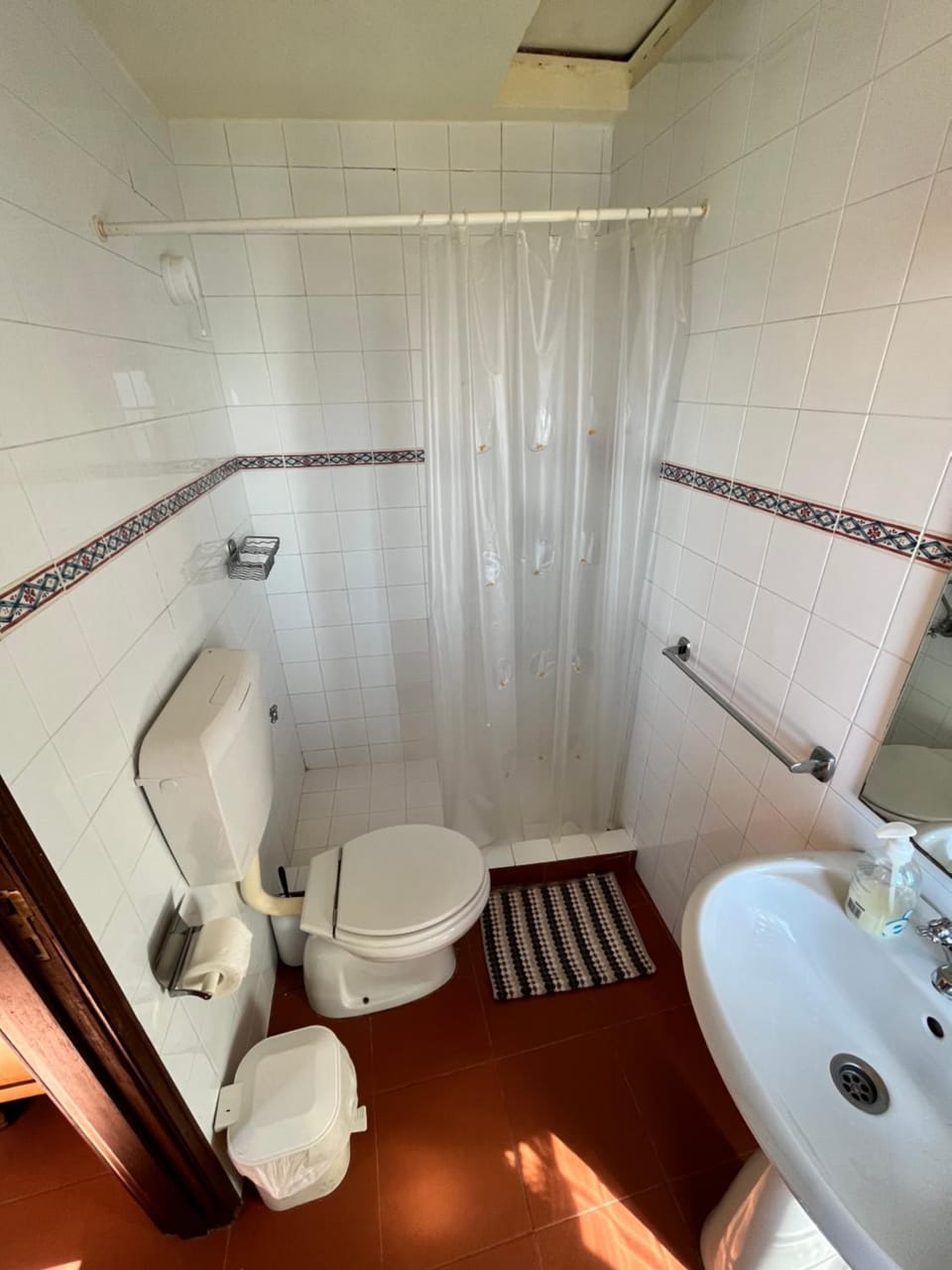 Shower, Toilet