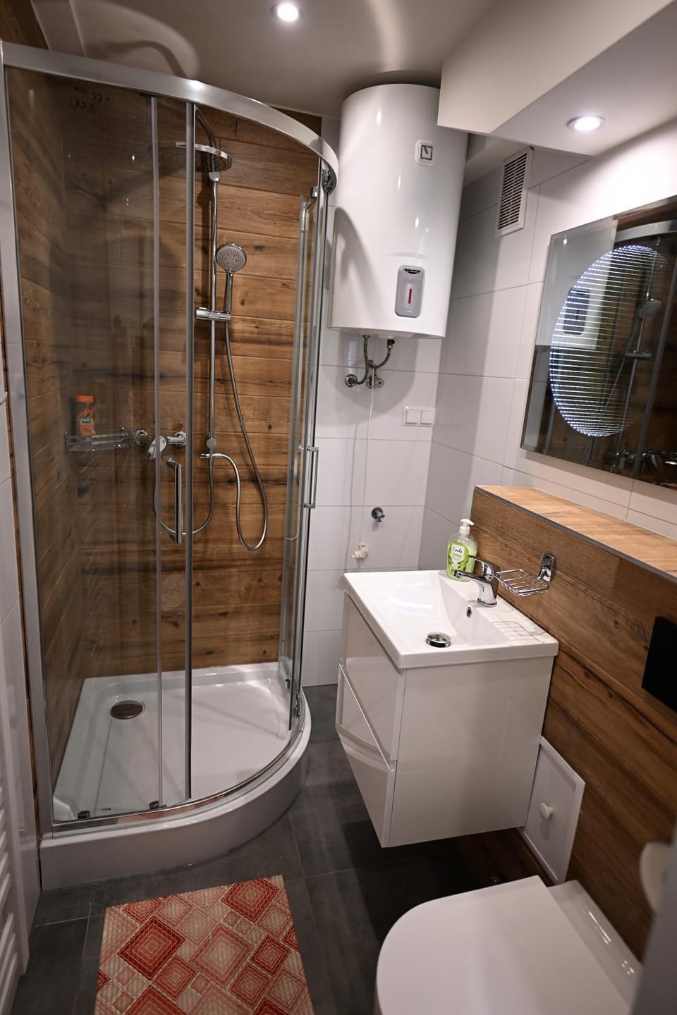 Shower, Toilet, Bathroom
