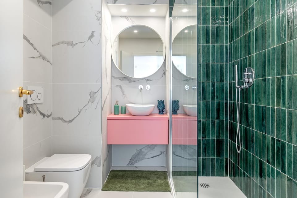 Shower, Toilet, Bathroom, bidet, towels