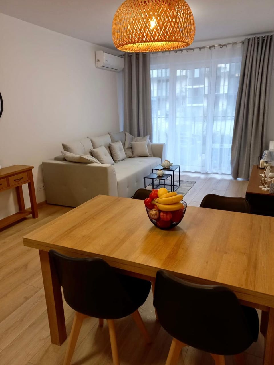 Living room, Seating area, Dining area, air conditioner