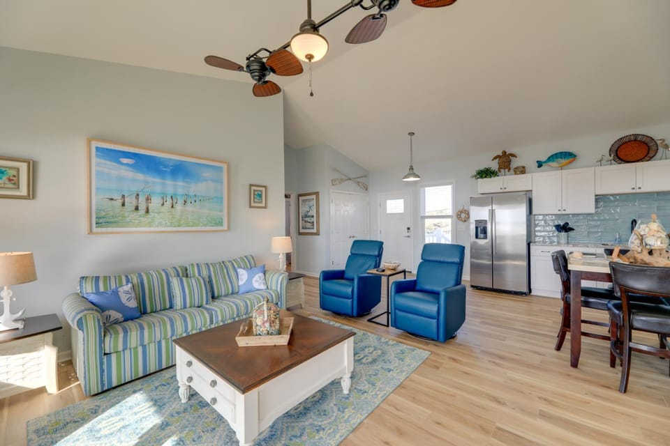 Waterview Home w/ Sunset & Lighthouse Views House in Harkers Island