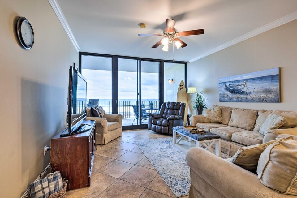 Beachfront Dauphin Island Condo: Pool Access! House in Dauphin Island