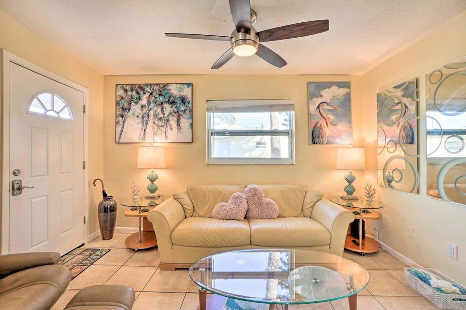 Pet-Friendly Dunedin Townhome w/ Private Yard House in Dunedin
