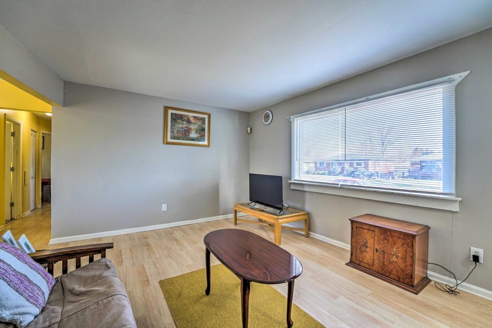 Inkster Home Near Airport and Henry Ford Museum House in Inkster