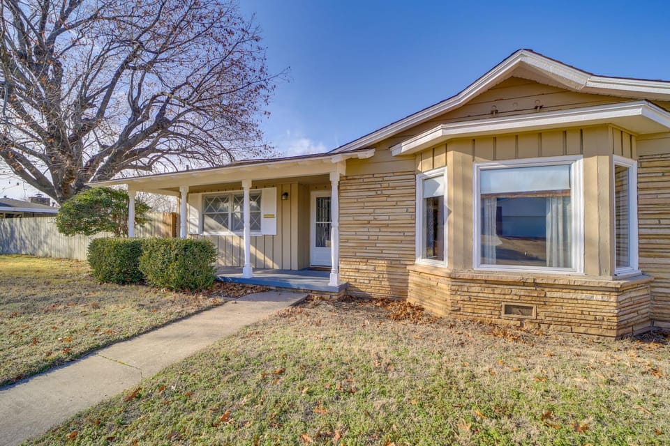 Tulsa Home w/ Yard: 5 Mi to Downtown! House in Tulsa