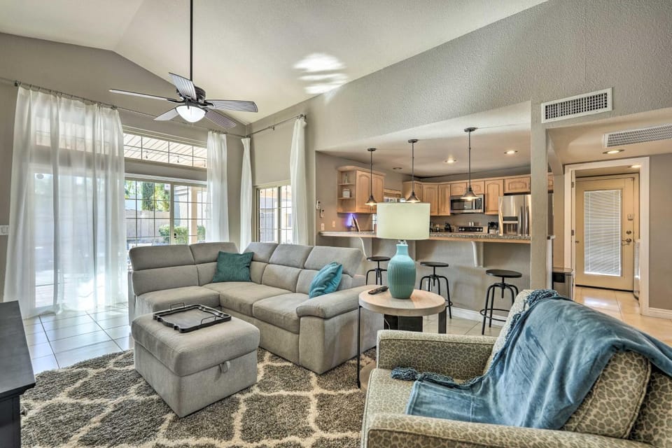 Near Golf! Snowbird Poolside Escape in Scottsdale House in Phoenix