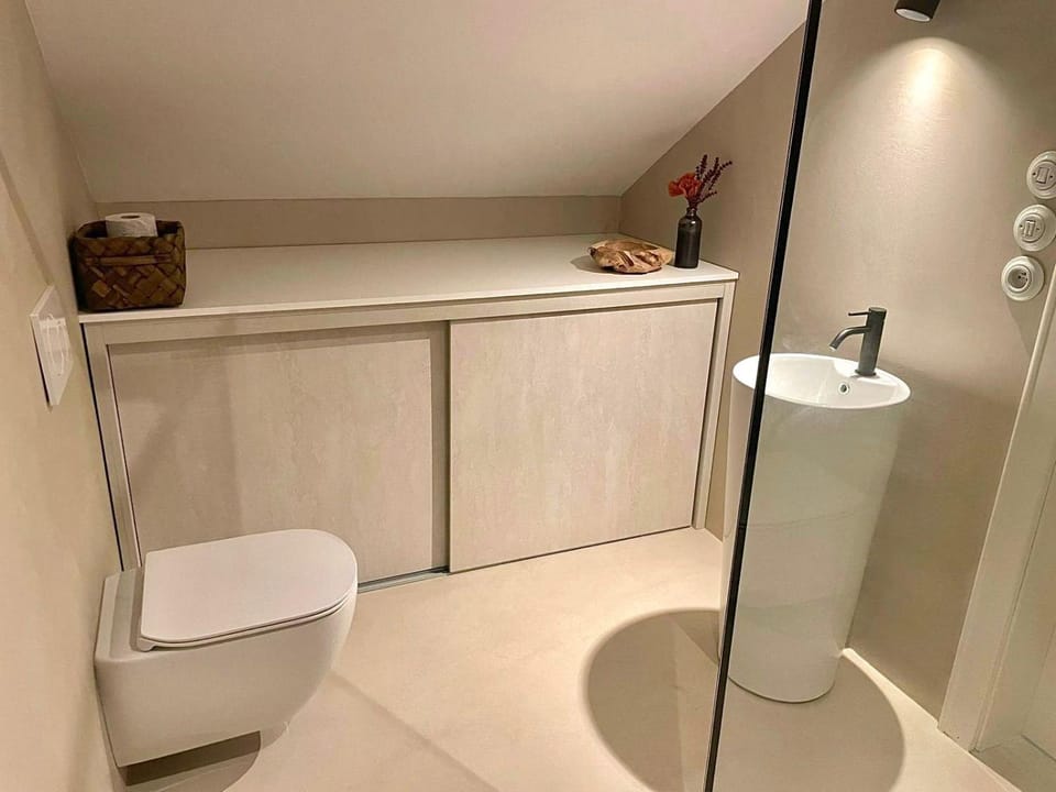 Shower, Toilet, Bathroom