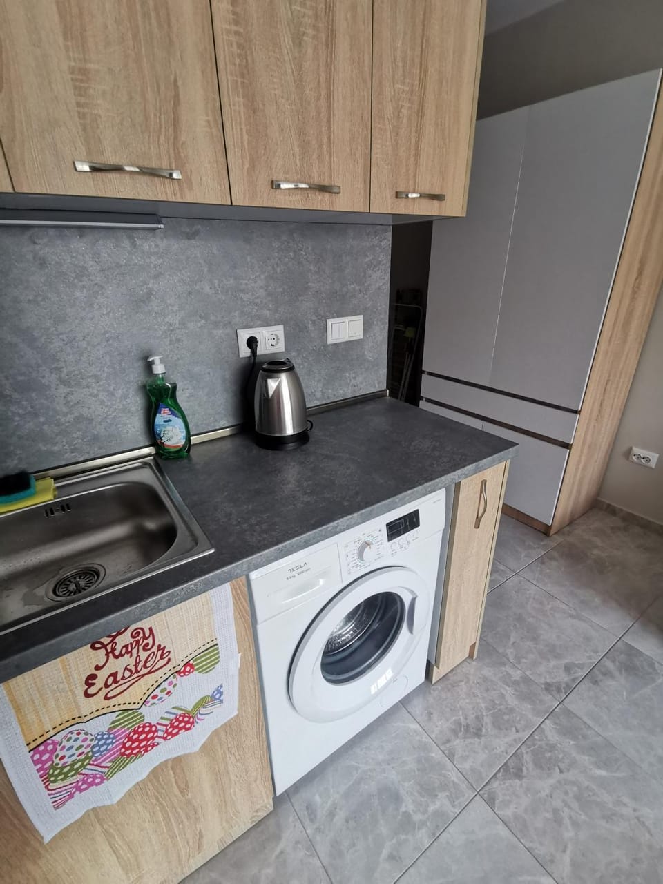 Kitchen or kitchenette, minibar, washing machine