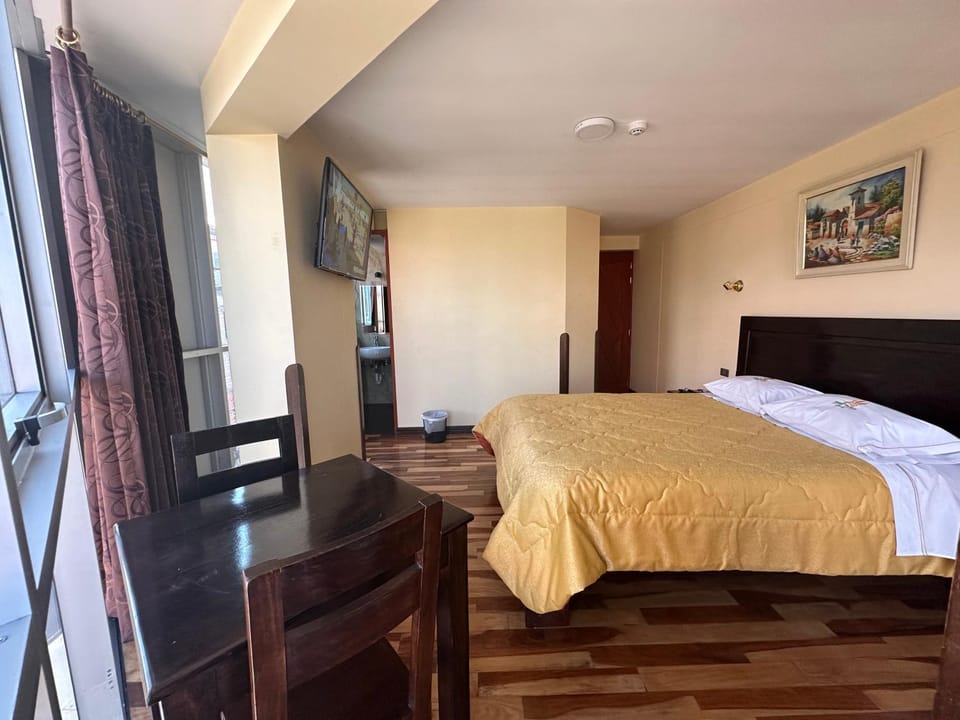 Bed, TV and multimedia, Photo of the whole room, Evening entertainment, Bedroom