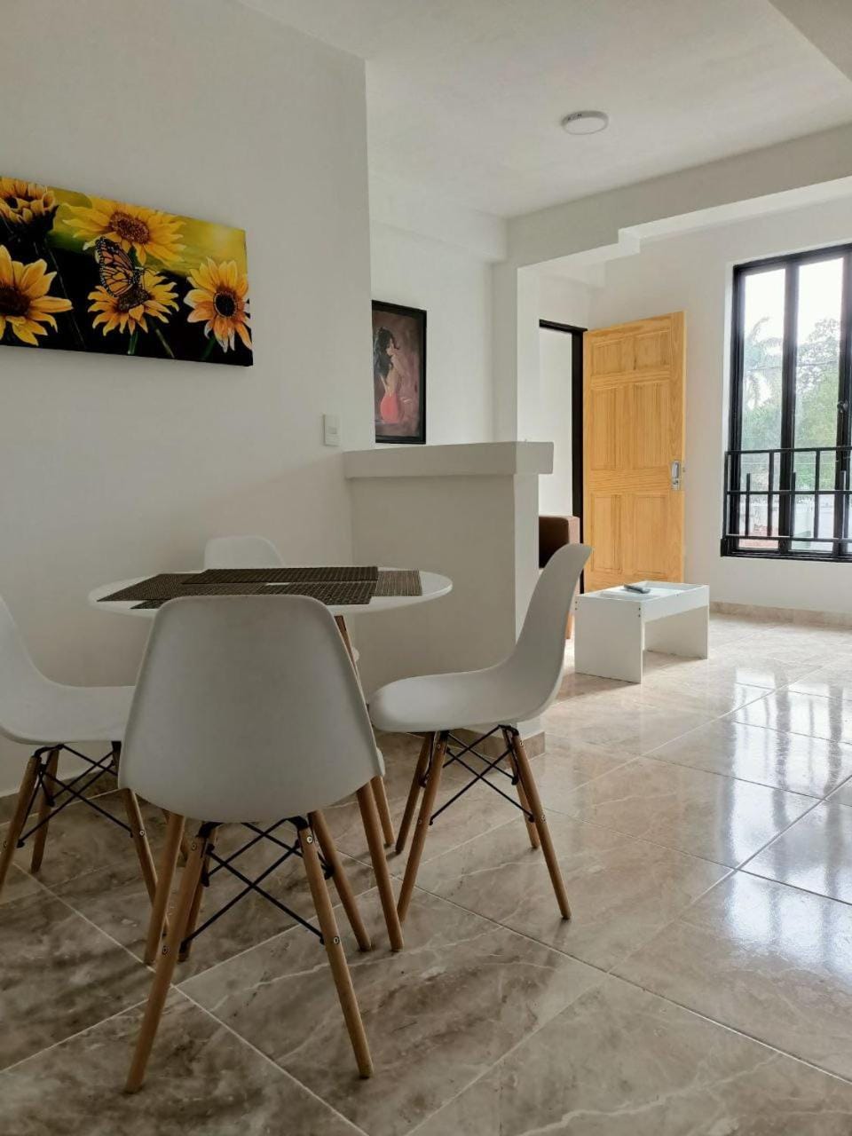 Living room, Dining area