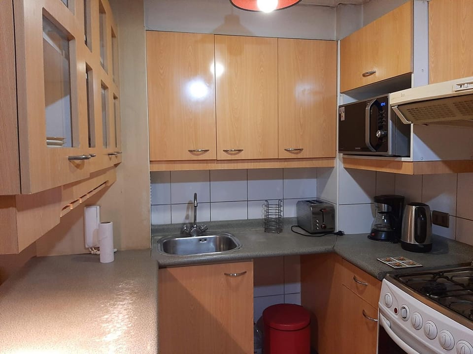 Coffee/tea facilities, minibar, stove, toaster