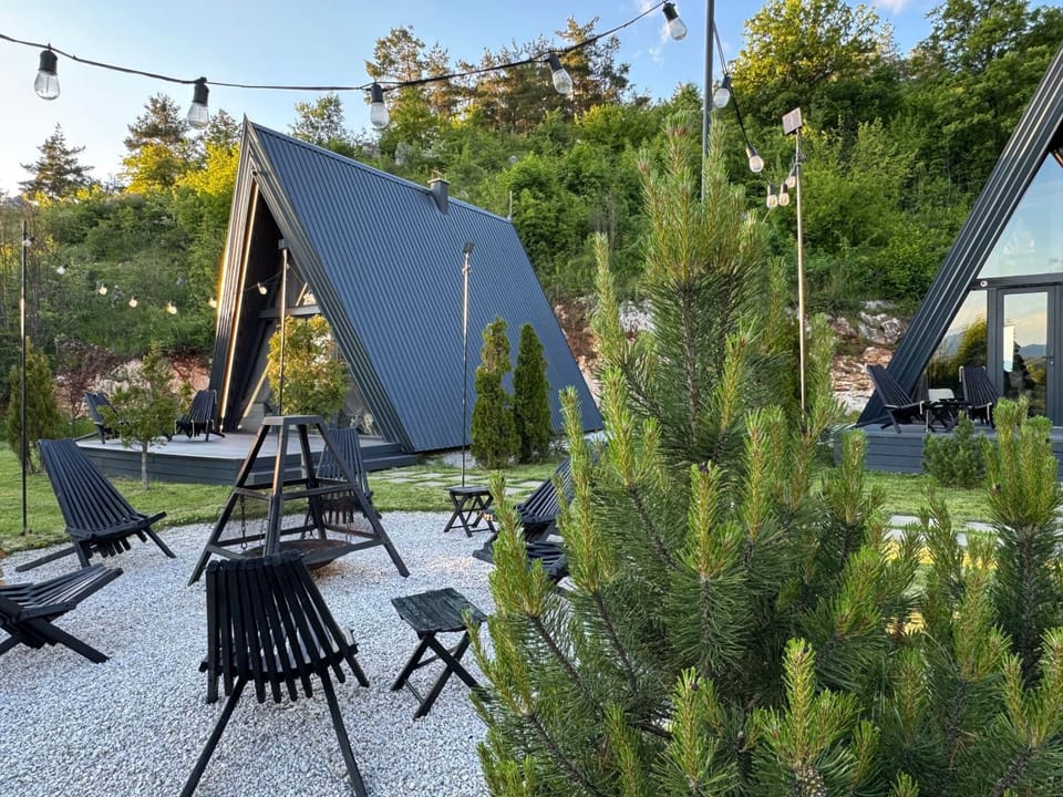Loon Moon Mountain Chalets Chalet in Sarajevo