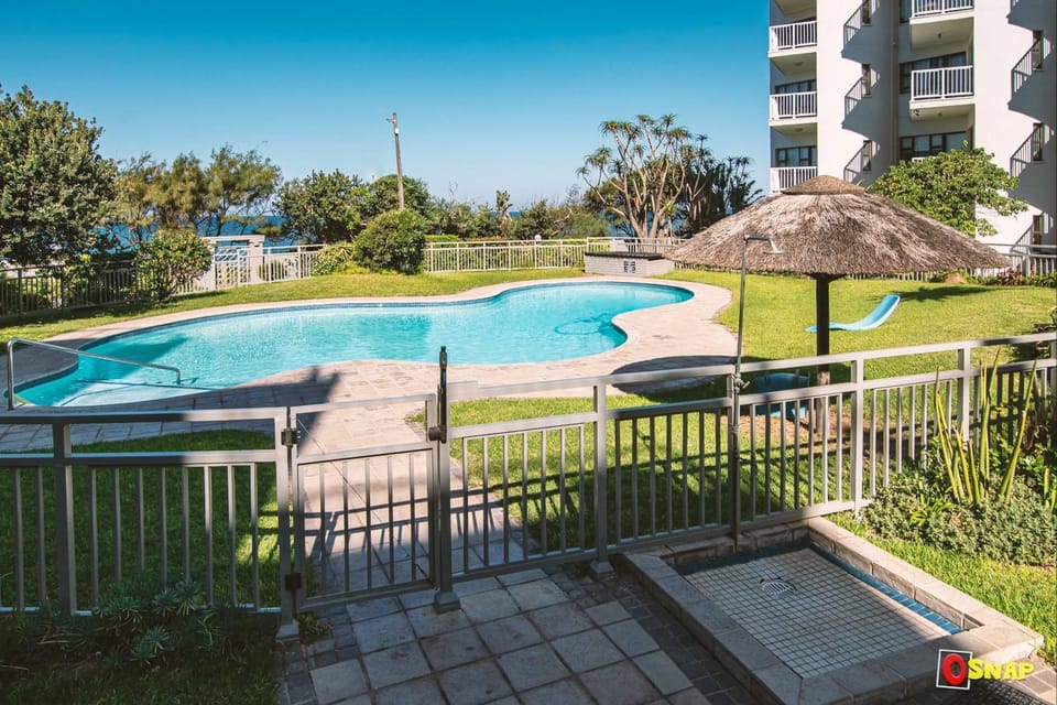 Garden, Swimming pool, Swimming pool