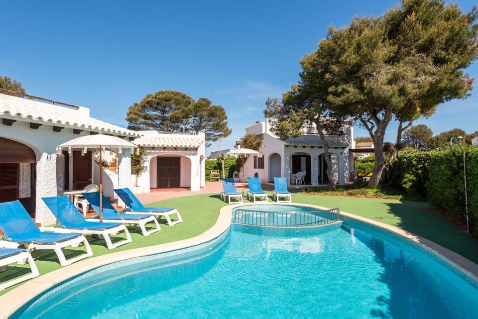 Property building, Facade/entrance, Swimming pool
