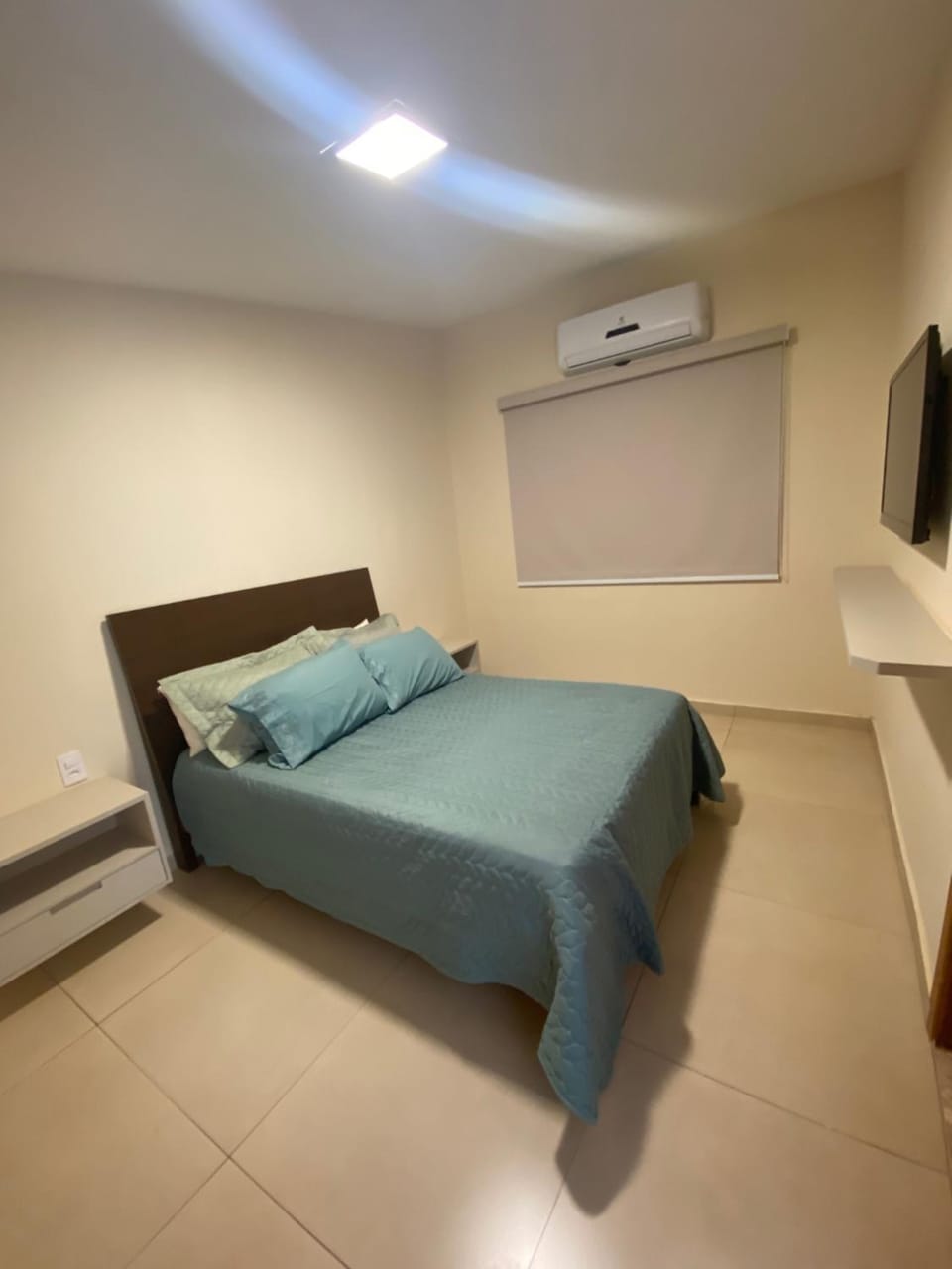 Bed, TV and multimedia, Bedroom, air conditioner