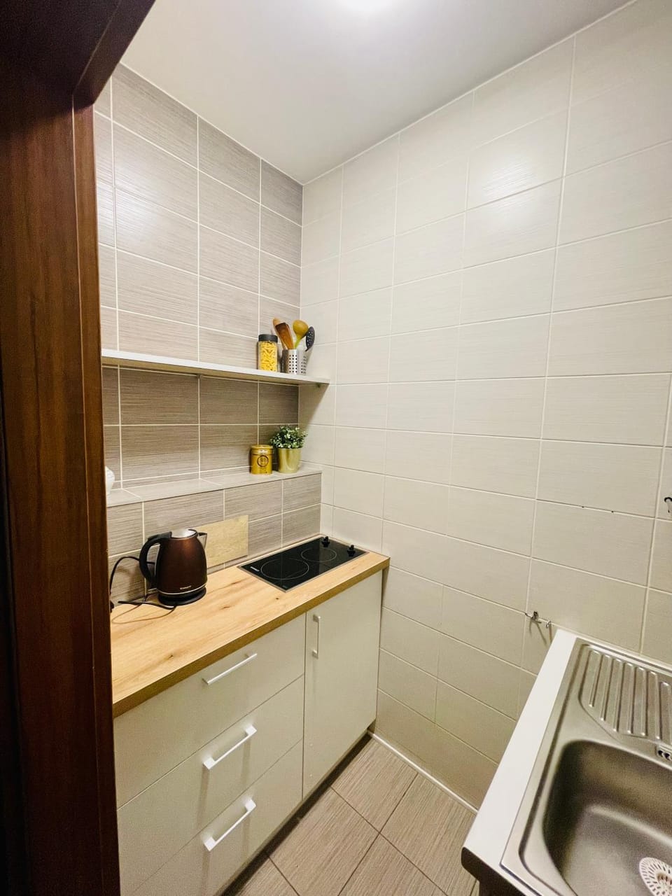 Kitchen or kitchenette