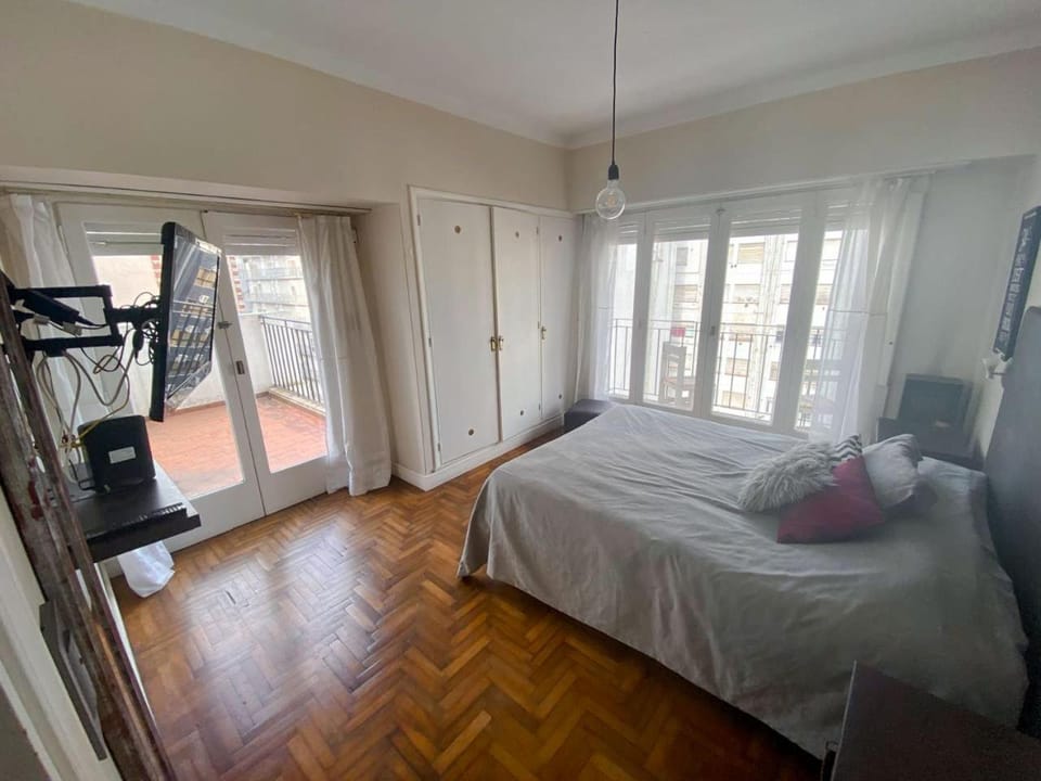 Check and Home - Peatonal - 4 Huéspedes Amplio con Balcón y Terraza Apartment in Mar del Plata