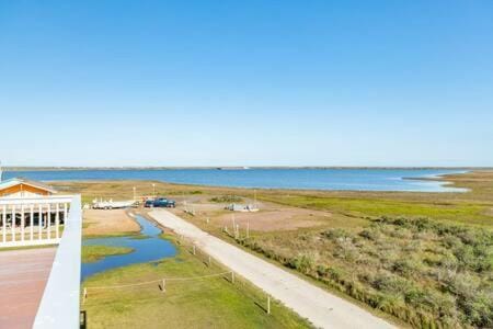 Sandyland Shores - Screened Porch, Intracoastal and Sea Views House in Surfside Beach