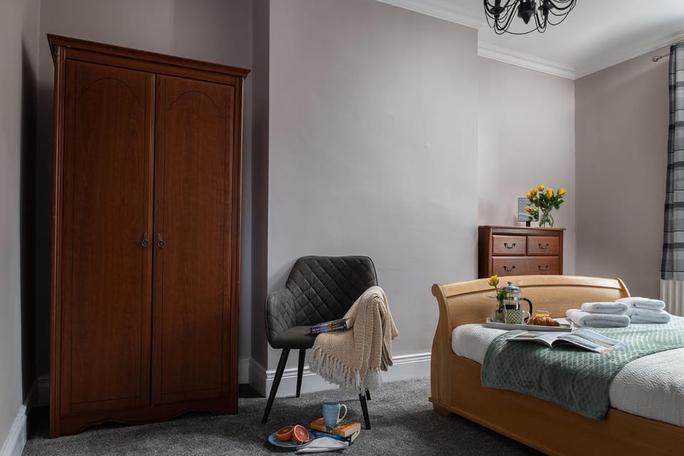 Bed, Photo of the whole room, Bedroom, wardrobe