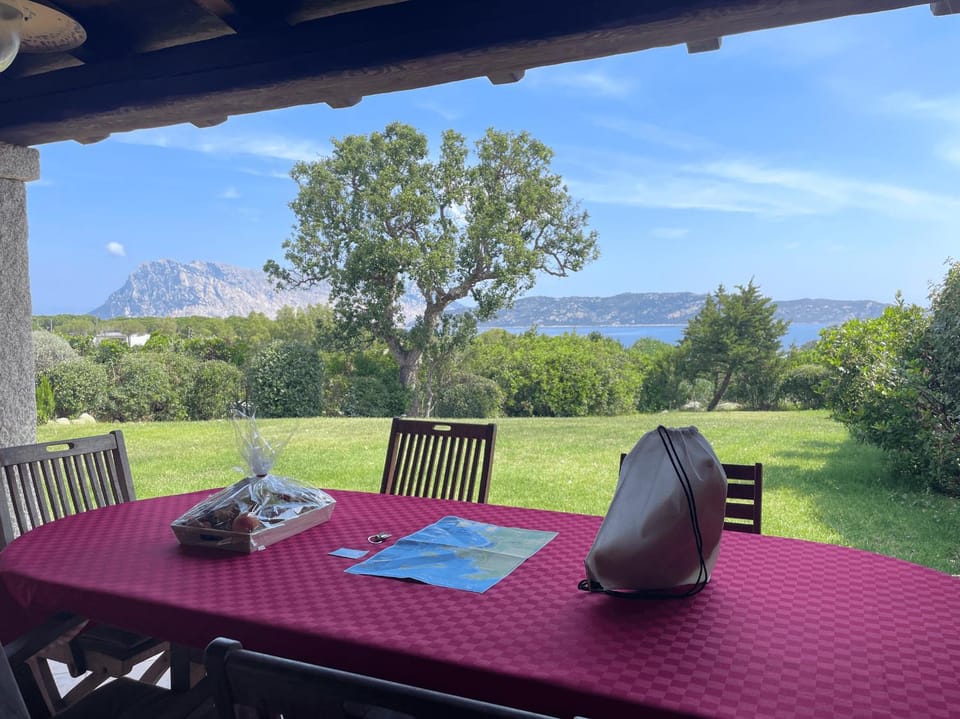 Patio, Day, Natural landscape, View (from property/room), Balcony/Terrace, Dining area, Sea view