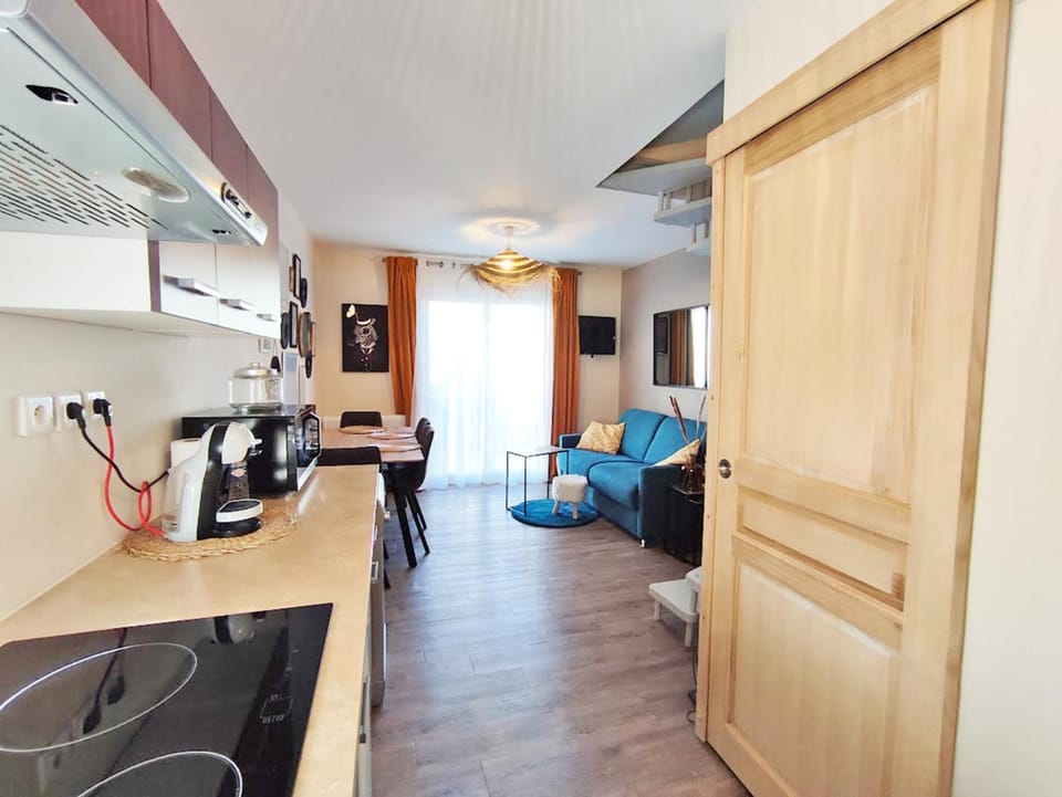 TV and multimedia, Kitchen or kitchenette, Living room, Dining area, minibar, pet friendly, stove