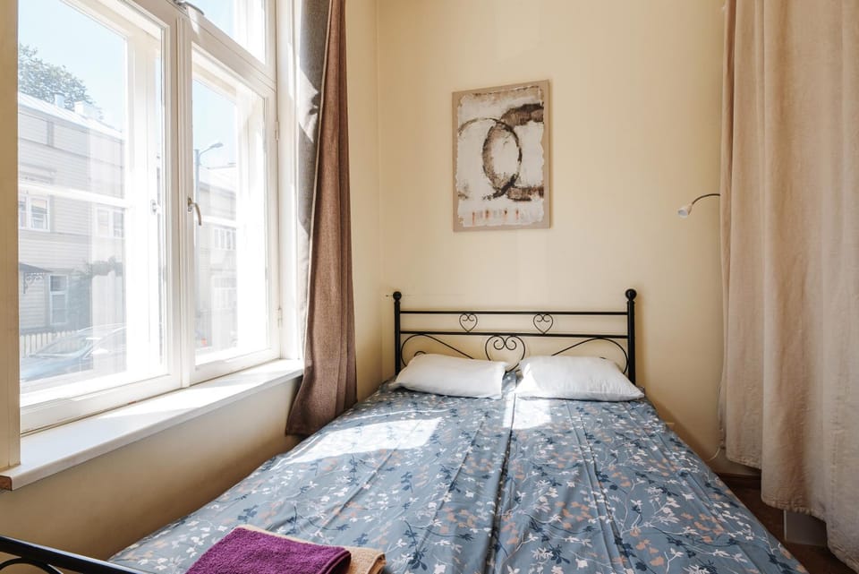 Bed, Bedroom, towels, wardrobe