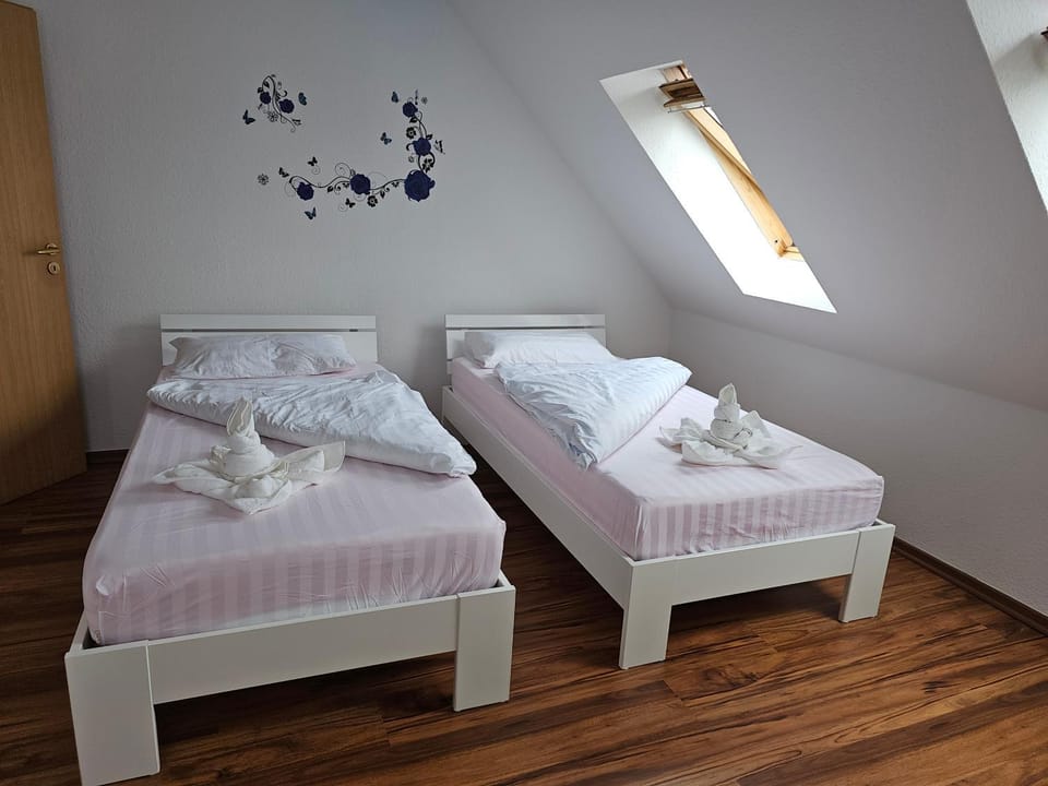 Käthe-Kollwitz - Straße 54, F3 Apartment in Thuringia, Germany