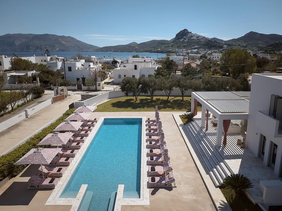 Property building, Pool view, Swimming pool, sunbed