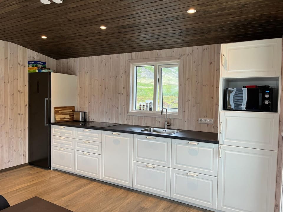 Kitchen or kitchenette, Kitchen or kitchenette, Seating area, Communal kitchen, minibar