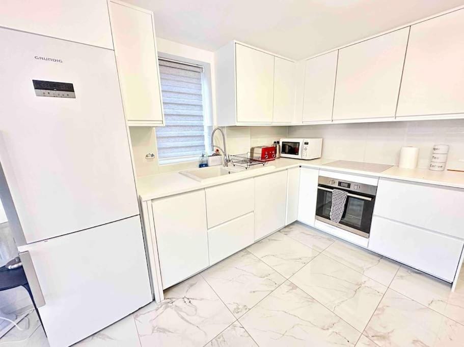 Coffee/tea facilities, Kitchen or kitchenette, dishwasher, minibar, pet friendly, stove, toaster