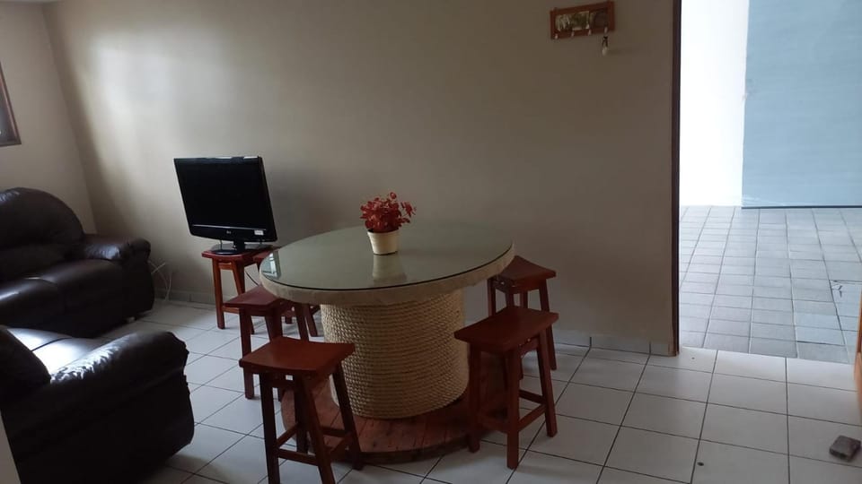 Communal lounge/ TV room, Seating area, Dining area, Evening entertainment