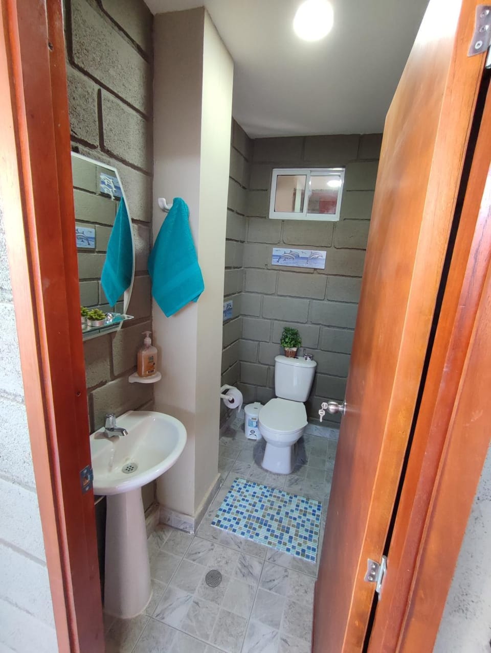 Bathroom, towels