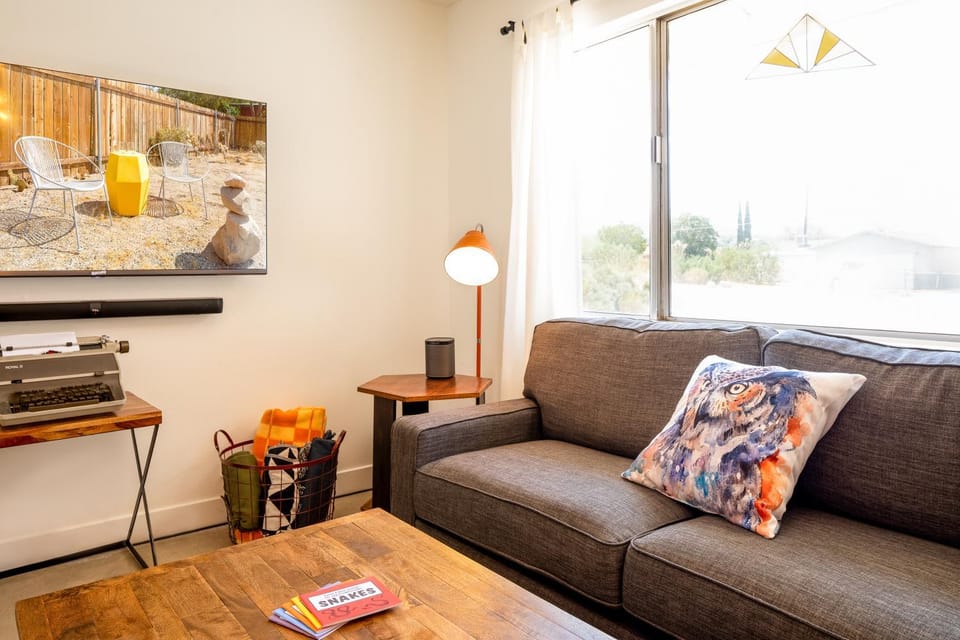 The RockHopper - Hot Tub, Fire Pit & Walk to Downtown JT! home House in Joshua Tree