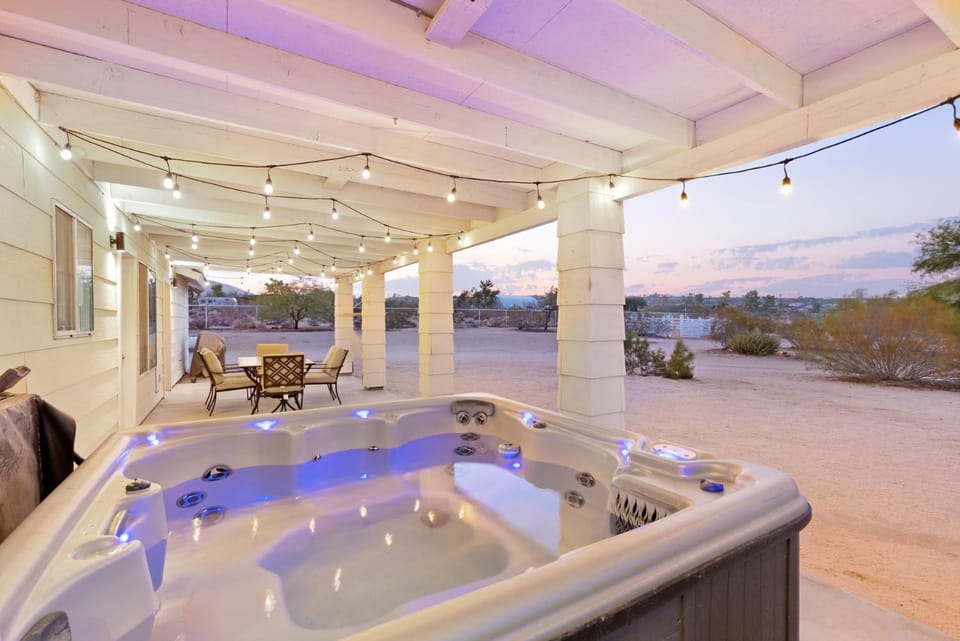 Golden Desert Ranch - Hot Tub, Fire Pit and BBQ! home House in Southern California