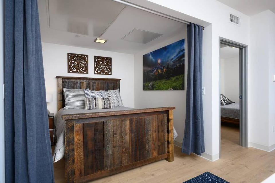 Stylish SoBo Condo - Steps to Main St Apartment in Bozeman