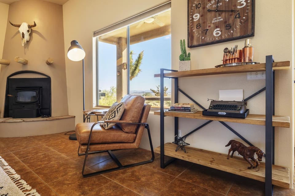 Horizon House - Hot Tub, Fire Pit & BBQ - Adobe in JT home House in Joshua Tree