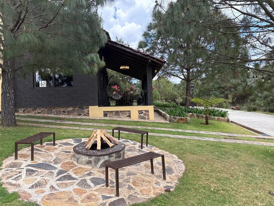Cabaña No.4 Puerta del Bosque Mazamitla. Chalet in State of Michoacán