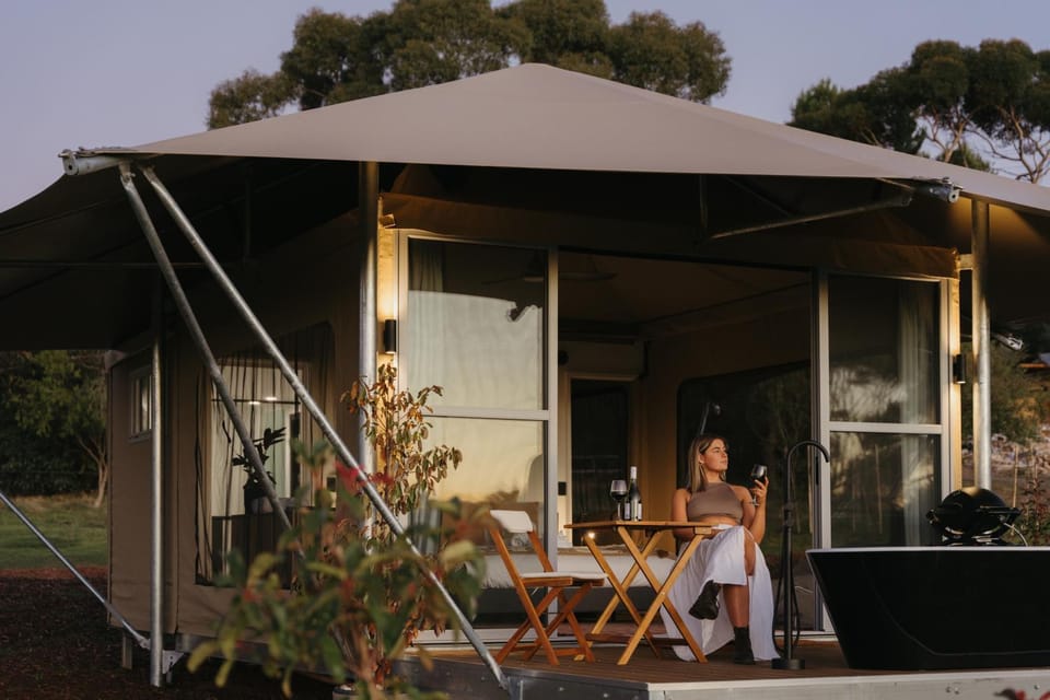 Property building, Patio, Day, People, Garden, View (from property/room), Balcony/Terrace, Dining area, Garden view, group of guests