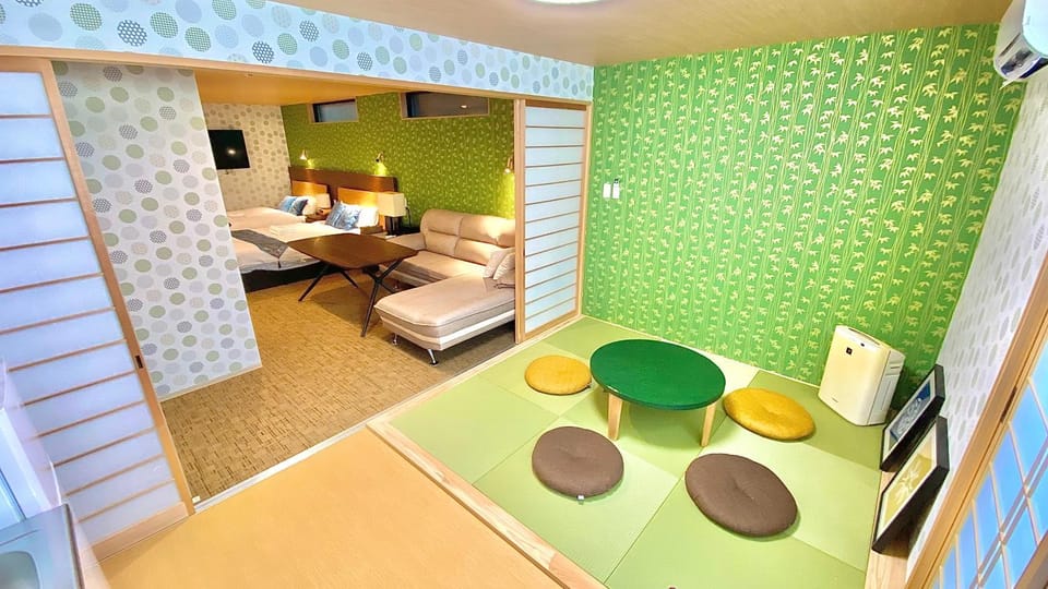 Living room, Photo of the whole room, air conditioner
